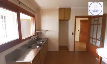 Imagem 6: Apartamento com ótimo padrão de construção e peças grandes