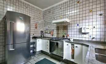 Imagem 3: Casa com 600m², 3 suítes, living, escritório e piscina no Residencial 01