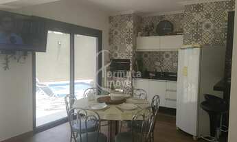 Imagem 3: Casa com 270m², 2 suítes, espaço gourmet e piscina no Residencial 04