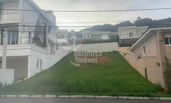 Imagem 2: Terreno com 420m² em aclive no Alphasítio