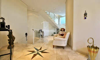 Imagem 3: Casa com 450m², 5 suítes, elevador, piscina aquecida e pomar no Alphasítio