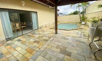 Imagem 2: Casa com 287m², 3 dormitórios, 2 suítes, 4 vagas e piscina no Residencial 04