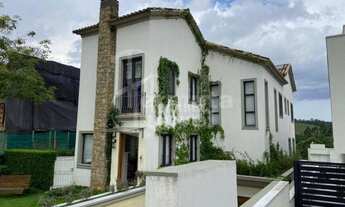 Imagem 2: Casa com 420m², 4 suítes e área de lazer com piscina e ar condicionado no Tamboré 11