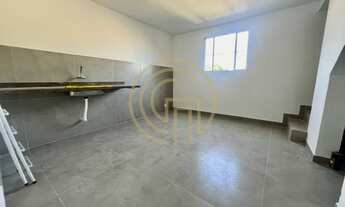 Imagem: Casa com quarto e cozinha, jardim santa