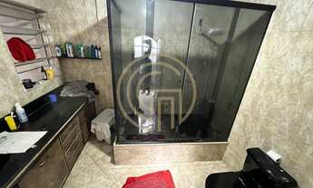 Imagem 7: Charmoso Sobrado com Espaços Amplos e Aconchegantes!