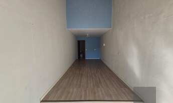 Imagem 5: Loja em frente à Praça dos Menonitas