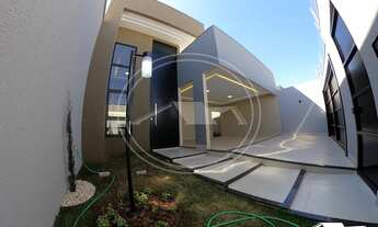 Imagem: Casa nova com hidro massagem para venda