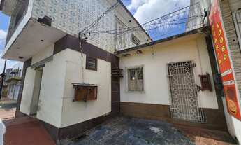 Imagem 6: Seu Refúgio no Monte Castelo Espera por Você! ????✨