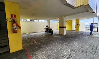 Imagem 4: ???? Seu Refúgio à Beira-Mar: Apartamento Estúdio com Vista Mar na Av. Litorânea! ????