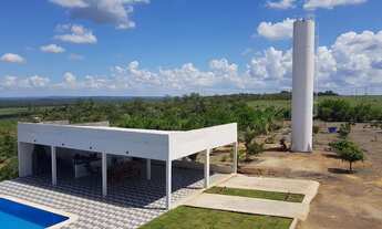 Imagem 2: Fazenda com Dupla Aptidão à Venda: A Oportunidade que Você Esperava!