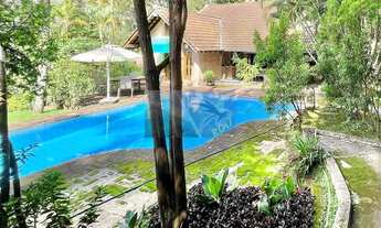 Imagem: Casa rústica em bolsão na Fazendinha