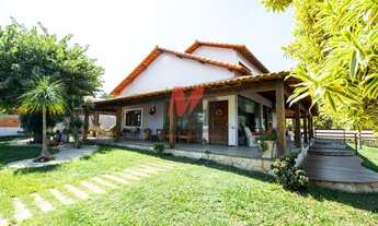 Imagem: Casa na beira do lago, nas Palmeiras, em