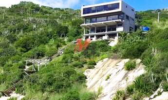 Imagem: Casa triplex com vista e saída para o mar