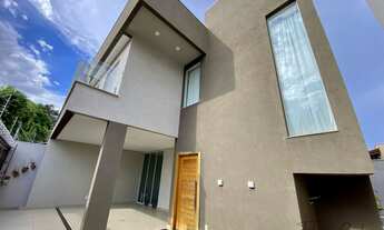 Imagem 3: Seu lar no Jardim TV Morena: Sobrado com Acabamento Impecável