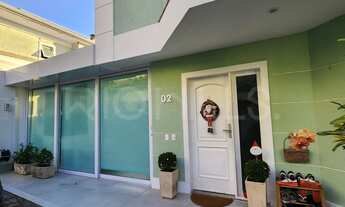 Imagem: Casa em Condomínio com 4 quartos e 180m²