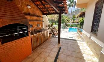 Imagem 3: Casa de Alto Padrão com 5 quartos, à venda na quadra da Praia de Itacoatiara, Niteró/RJ