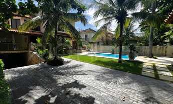 Imagem 2: Casa de Alto Padrão com 5 quartos, à venda na quadra da Praia de Itacoatiara, Niteró/RJ