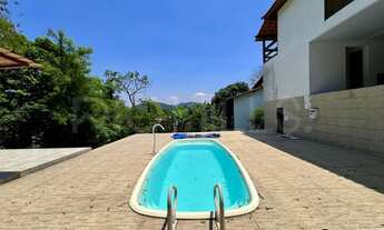 Imagem 2: Casa em Condomínio, com 3 quartos e 620m², à venda no Sapê, Niterói/RJ