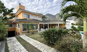 Imagem: Casa Duplex com 6 quartos e 450m², à venda