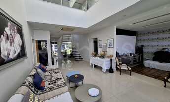 Imagem: Casa em Condomínio com 4 quartos e 480m²