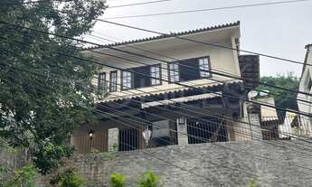 Imagem: Casa à venda no bairro Pe Pequeno - Niterói/RJ