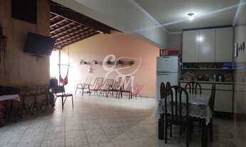 Imagem 3: Sobrado amplo com 3 dormitórios, suíte, área gourmet e quintal gramado – 369m² construídos