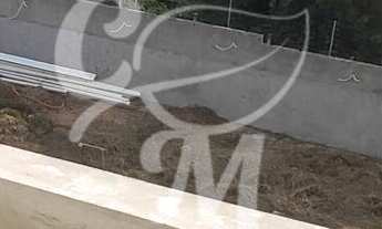 Imagem 4: Arquitetura Moderna - Casa em Fase de Acabamento