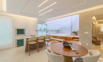 Imagem 5: Cobertura mobiliada na Meia Praia