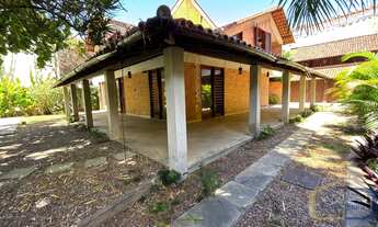 Imagem 4: Casa de alto padrão em condomínio fechado, próxima ao Jardim Oceânico. Com 5 quartos, pisc