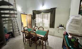 Imagem 3: Sobrado com excelente espaço de quintal e a instantes do mar