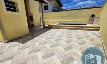 Imagem: Casa com piscina e churrasqueira, 200 metros