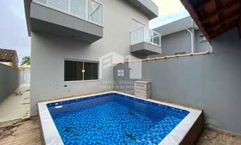 Imagem: Lindo Sobrado Localizado em Rua com Moradores