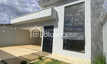 Imagem: CASA DE ALTO PADRÃO com 3 Quartos Sendo