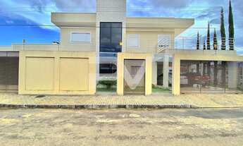 Imagem: Incrível sobrado com 3 suítes no Centro