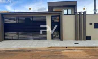 Imagem 2: Casa de Alto Padrão à Venda – Parque Serrano – R$ 799.000 Localizada em um dos bairros mai