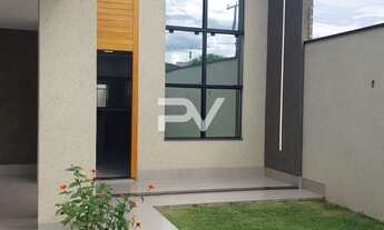 Imagem 3: Casa de Alto Padrão à Venda – Parque Serrano – R$ 799.000 Localizada em um dos bairros mai