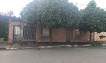 Imagem: Casa Térrea - Rua B-4 Setor Bueno, Parte