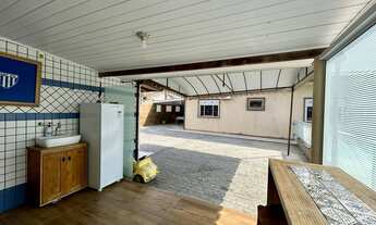 Imagem 4: Casa Semimobiliada com Piscina e Amplo Terreno - Palhoça/SC