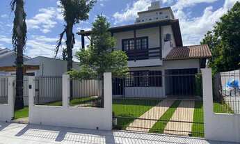 Imagem: Casa Alto Padrão - Centro de Palhoça/SC