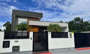 Imagem 6: Casa Alto Padrão com Quintal e Excelente Acabamento - São José/SC