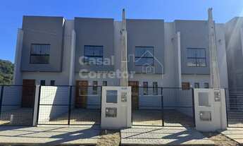 Imagem: CASA COM 2 SUÍTES E ESPAÇO PARA JARDIM