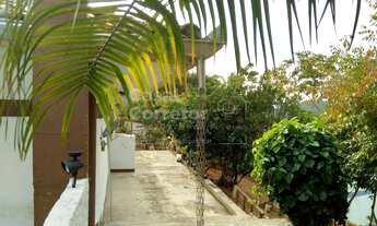 Imagem 6: ESPAÇOSA CASA COM PISCINA E POMAR EM BAIRRO COMPLETO