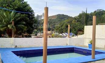 Imagem 4: ESPAÇOSA CASA COM PISCINA E POMAR EM BAIRRO COMPLETO