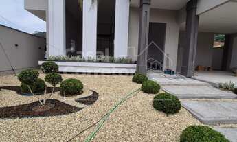 Imagem 2: SOFISTICAÇÃO E ESPAÇO EM CASA COM 3 DORMITÓRIOS SENDO 1 SUÍTE