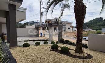 Imagem 7: SOFISTICAÇÃO E ESPAÇO EM CASA COM 3 DORMITÓRIOS SENDO 1 SUÍTE