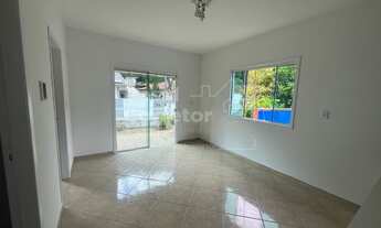 Imagem 3: Casa solta com piscina