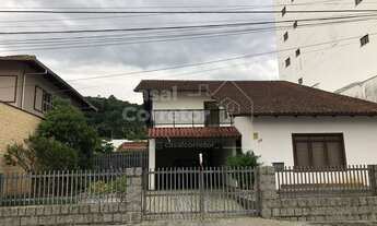 Imagem 3: CASA DE 320m² COM QUATRO DORMITÓRIOS SENDO UMA SUÍTE