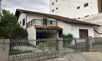 Imagem 1: CASA DE 320m² COM QUATRO DORMITÓRIOS SENDO UMA SUÍTE