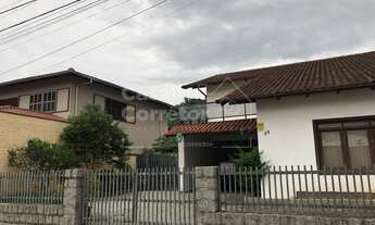 Imagem 2: CASA DE 320m² COM QUATRO DORMITÓRIOS SENDO UMA SUÍTE