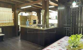 Imagem 4: CASA DE ALVENARIA DE 300m² COM QUATRO DORMITÓRIOS E UMA VAGA DE GARAGEM COBERTA NO CENTRO